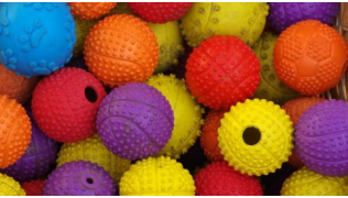 Des balles pour chiens de toutes les couleurs