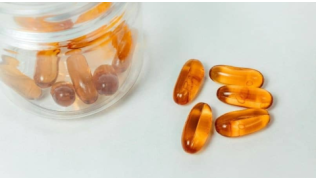 Gros plan de medicaments pour chiens plus chers que des medicaments pour humains
