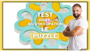 L'éducateur canin Tony Silvestre teste un jeu d’occupation pour chien sous forme de puzzle